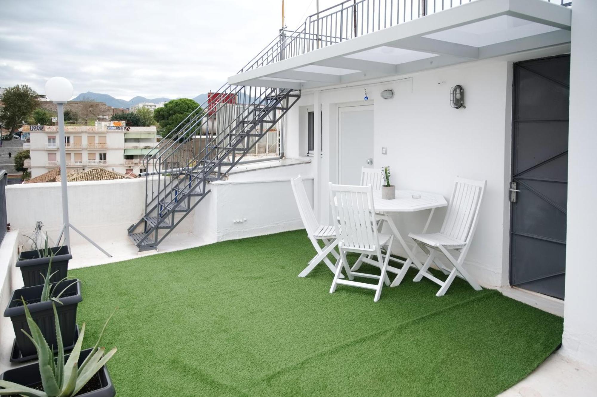 Central Aesthetic Studio With Panoramic Views Патра Екстериор снимка